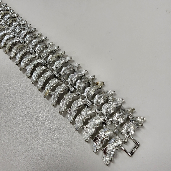 Vintage Mid-Century Silver-Tone Leaf Bracelet Textured Articulated Statement - Picture 3 of 11